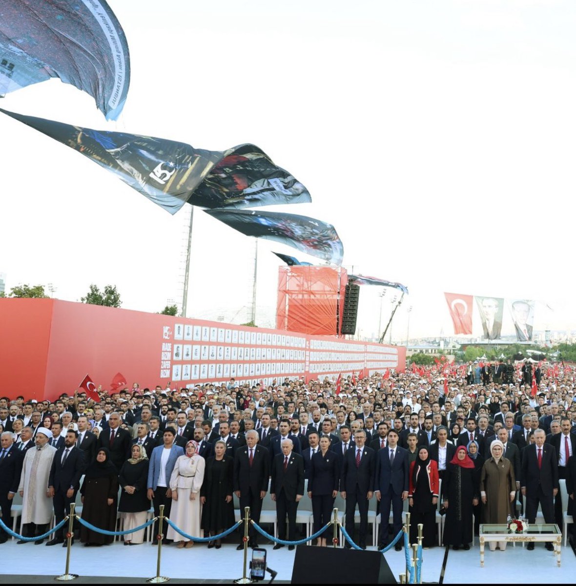 Semihnrl's tweet photo. Sayın Cumhurbaşkanımız Recep Tayyip Erdoğan’ın teşrifleriyle gerçekleştirilen 15 Temmuz Demokrasi ve Millî Birlik Günü’nün 10. yıl dönümü anma programına katılım sağladık.

Aziz şehitlerimizi rahmet ve minnetle, kahraman gazilerimizi şükranla yâd ediyor; 15 Temmuz ruhunun birlik, beraberlik ve kardeşlik içerisinde daima yaşamasını temenni ediyoruz. Rabbim milletimize bir daha böyle acılar yaşatmasın, devletimizi ve milletimizi her türlü tehdide karşı muhafaza eylesin.