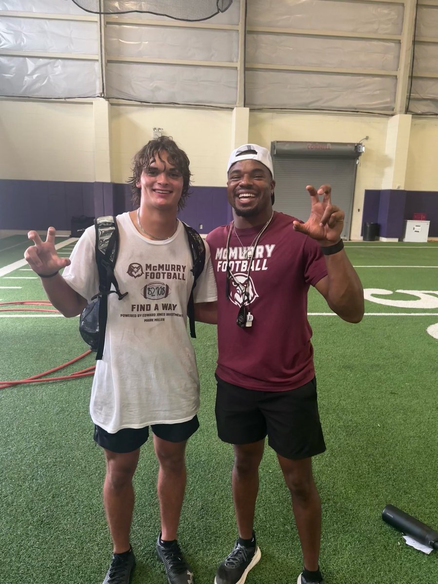 CashDavis2027's tweet photo. Had a great day at the McMurry football camp today! Enjoyed meeting the staff and getting coached up. Thanks again @kjkelley_1 for inviting me out!
@DorianLeblanc18  @McMURRYFOOTBALL https://t.co/S93sKAHTV0