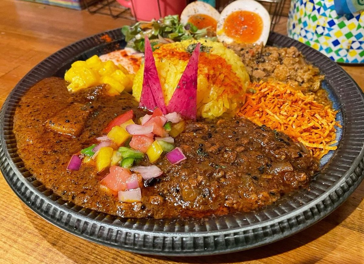 curryharmonia's tweet photo. 本日7/16(木)営業日！

A干しエビキーマ
Bポークビンダルー
Cニラ入り麻婆キーマ
Dせせりのトマトナス焙煎スパイスカリー

D🍛は今週ハロガロにて提供中の焦がし玉ねぎのカレーグレービーを使ったカリーです！

11:30-15:00ラストオーダー
皆様お待ちしております！ https://t.co/MHVf1B0NBz