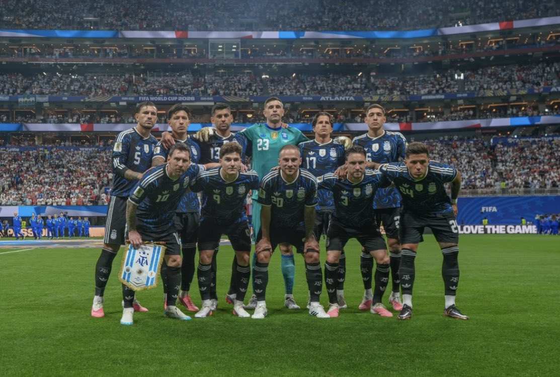 Lionel10ok's tweet photo. A LA FINAL !!! 🇦🇷🇦🇷🇦🇷
Volvimos a sacar fuerza para hacer otro gran partido. Muchas gracias a todos los que confiaron en este grupo !!! 🙌🏻🙌🏻🙌🏻 Vamos Argentina Carajo !!! #TodosJuntos https://t.co/N0Lx7iRGAp
