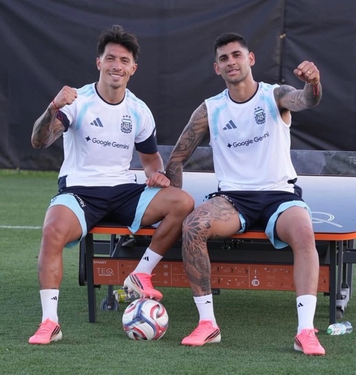 SimplyUtd's tweet photo. 🗣️ Romero on critics from ex-England players about him and Licha Martínez:

“Lisandro and I played today with a bit more ANGER than others, because in England they are used to TALKING a lot before games.” 

[@TouchlineX] https://t.co/2lqH6OiZS5