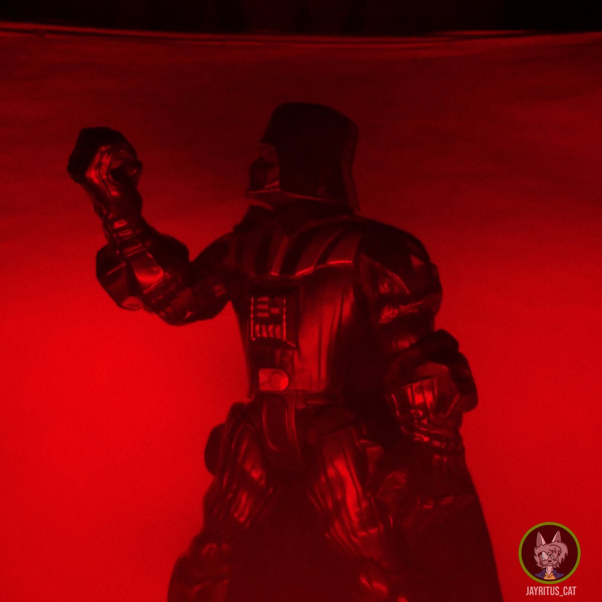 Webcat17173988's tweet photo. algunas fotos que hice de Darth Vader.
@Disney
@starwars
#fotos #figuras #starwars #darthvader #illumination #photographie #wars #dark #darksoul
#ToyPhotography #ActionFigurePhotography #ToyPhoto #FigurePhotography #Collectibles #DarkPhotography #GeekCulture #ArtOfVisuals https://t.co/fXiIw6IJ9v