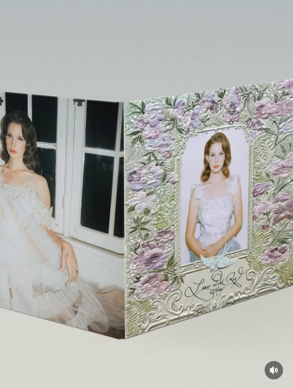 DelAcervo's tweet photo. 🚨| LANA DEL REY ACABA DE CONFIRMAR ÁLBUM DUPLO https://t.co/oupGRoV5tB