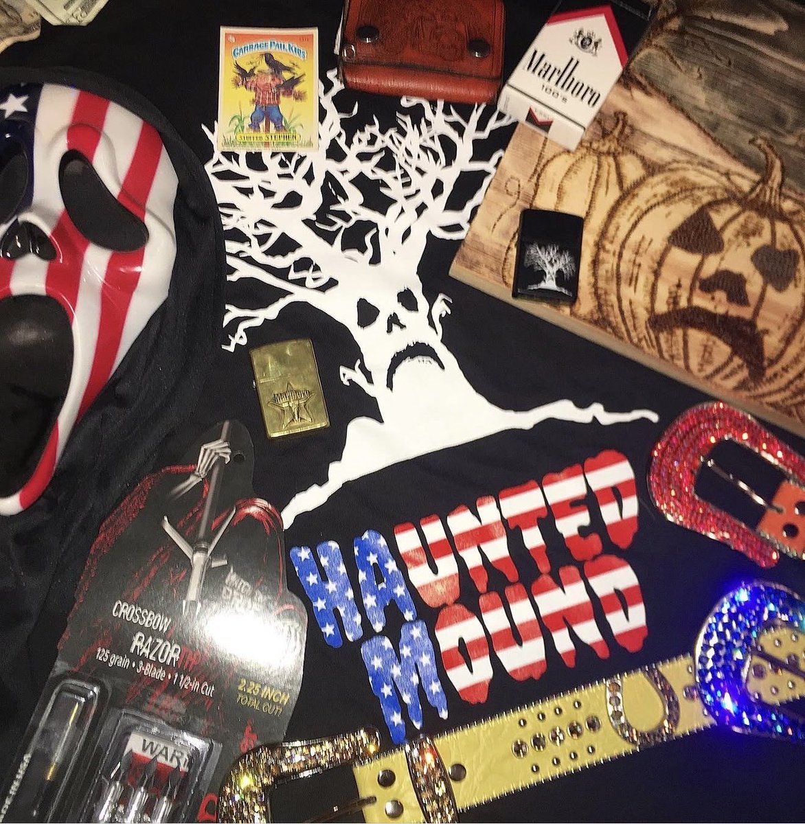 treaXBA's tweet photo. Screaming forest era I will never forget you❤️🎃🪾🪾🌙🇺🇸🏚️ https://t.co/F9sRvGrgP2