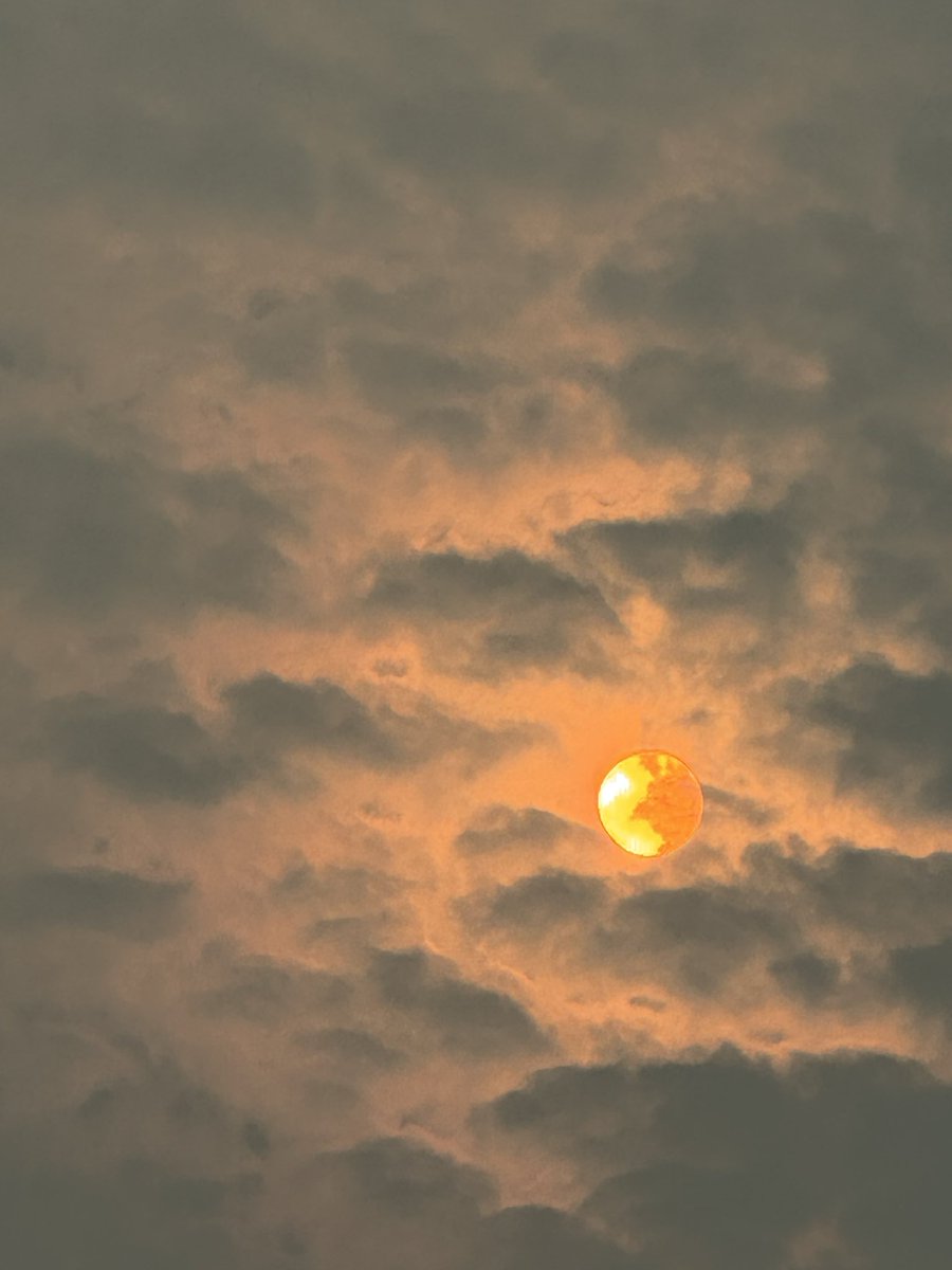 ryanbitn24's tweet photo. On vacation in the UP about 50 miles SE of Marquette. Here are some pictures of the smoke. @BrianNizTMJ4 @tomwachstv https://t.co/wca2ddFJZJ