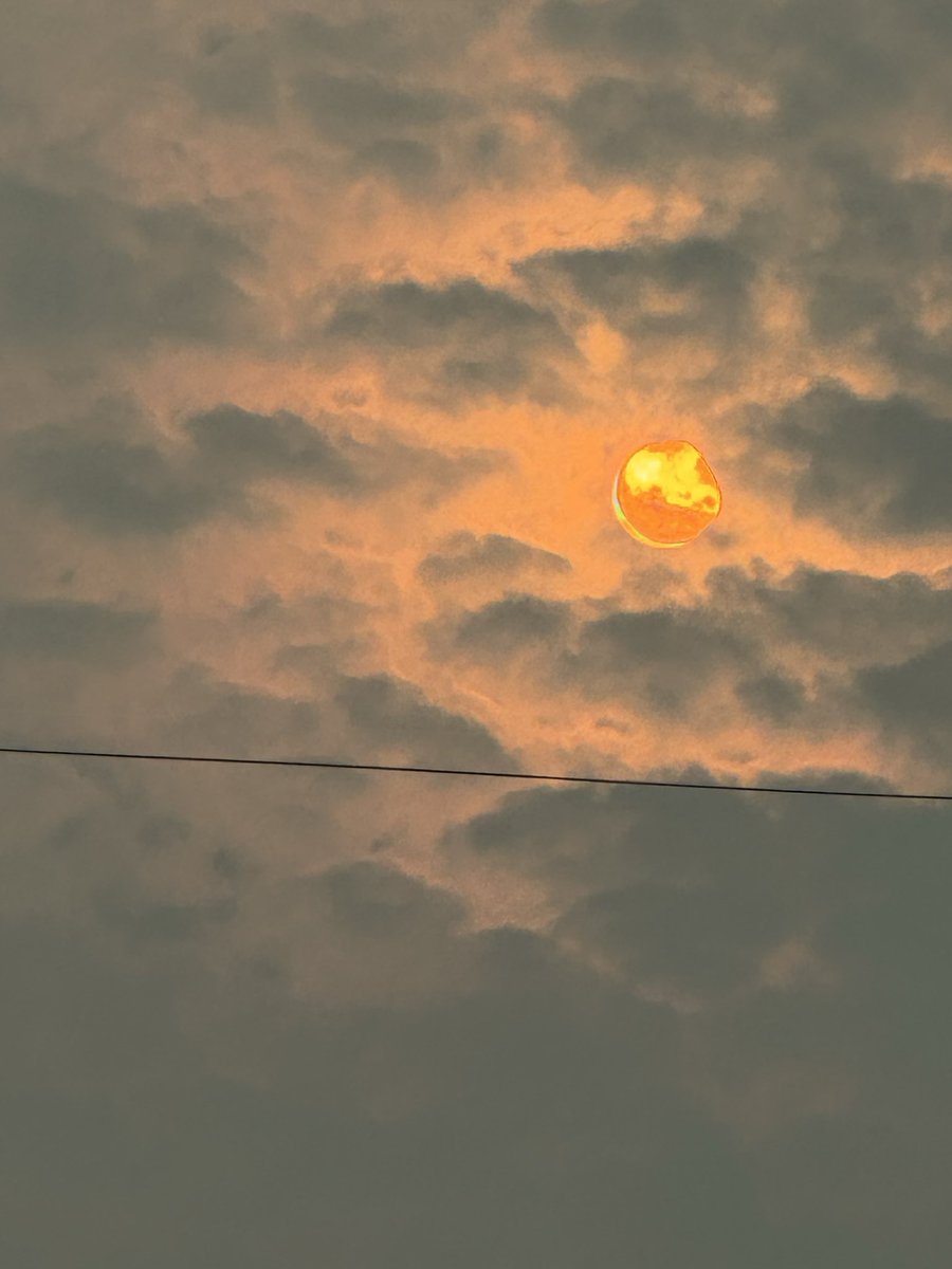 ryanbitn24's tweet photo. On vacation in the UP about 50 miles SE of Marquette. Here are some pictures of the smoke. @BrianNizTMJ4 @tomwachstv https://t.co/wca2ddFJZJ