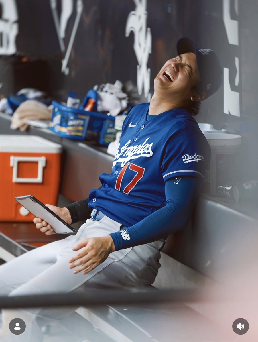 ohagidayo17m's tweet photo. 誰ですか？
こんなに大谷さんを笑わせたのは😆

via IG @ mariajosedearmasc https://t.co/sbTxet3XOi
