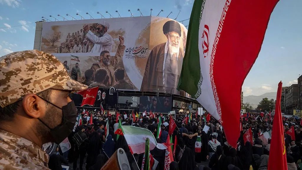 BertPrimo52970's tweet photo. US launches fresh strikes on Iran as Trump warns Tehran it 'better behave' https://t.co/Tz8kwe27rX