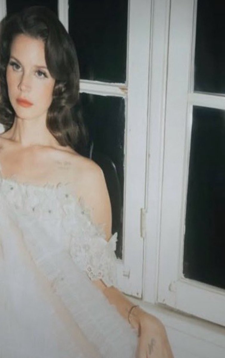 akalanitadelrey's tweet photo. SHES COMING IM SHAKING https://t.co/kJXdUafBKd