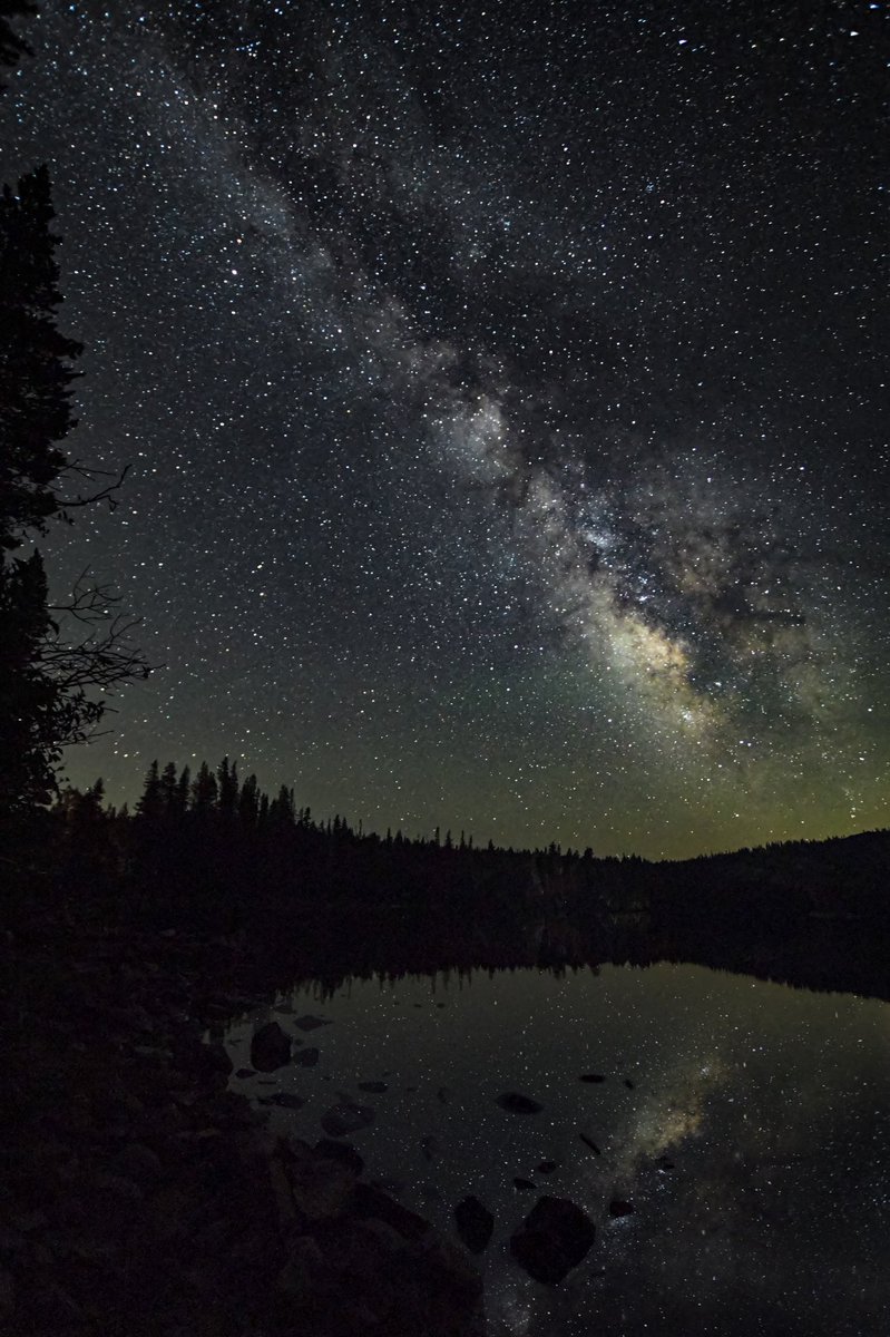 astropics's tweet photo. Under the stars ✨ https://t.co/cOiTkPDzXF