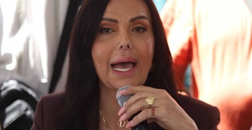 HalloweenSalem2's tweet photo. Para sorpresa de nadie el delincuente extorsionador @DianaSanchezBar, con procesos legales pendientes gracias al fuero que le da ser diputado por CDMX, quiere ser alcalde en Cuauhtémoc.

Debería estar en el reclusorio en lugar de querer llegar a robar a los ambulantes de la demarcación.