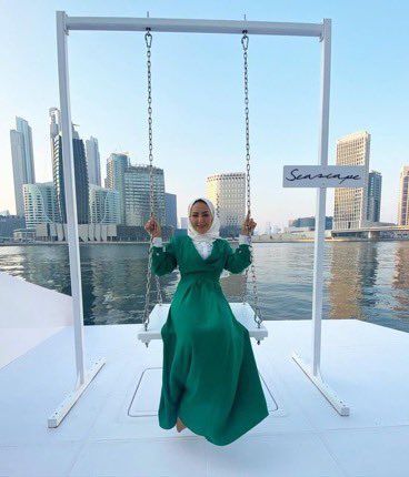 ParvinAisha1's tweet photo. 💚🍉☀️ 

Thank you for a beautiful night out
👗 

🍉 was a gift I dont know where from 😩

#lifeindubai #dubaivibes #vibesdubai #dubai https://t.co/UPtdTEQnMd