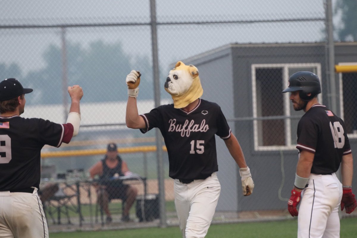 Kovar_HJsports's tweet photo. After giving up the tying run on the mound, Buffalo’s Broc Mutterer blasts a solo shot to put his team back in front 2-1. https://t.co/jlLMndrh1n