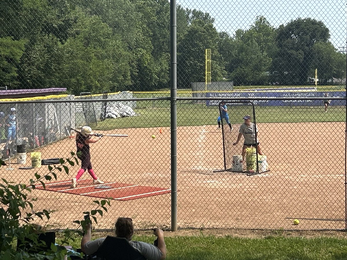 PaytonGSoftball's tweet photo. Had an amazing time at Capital University softball camp today!! A big thank you to the coaching staff and players for a great camp!! @annakirk47 @CapUSoftball https://t.co/DJNKBXn8Md