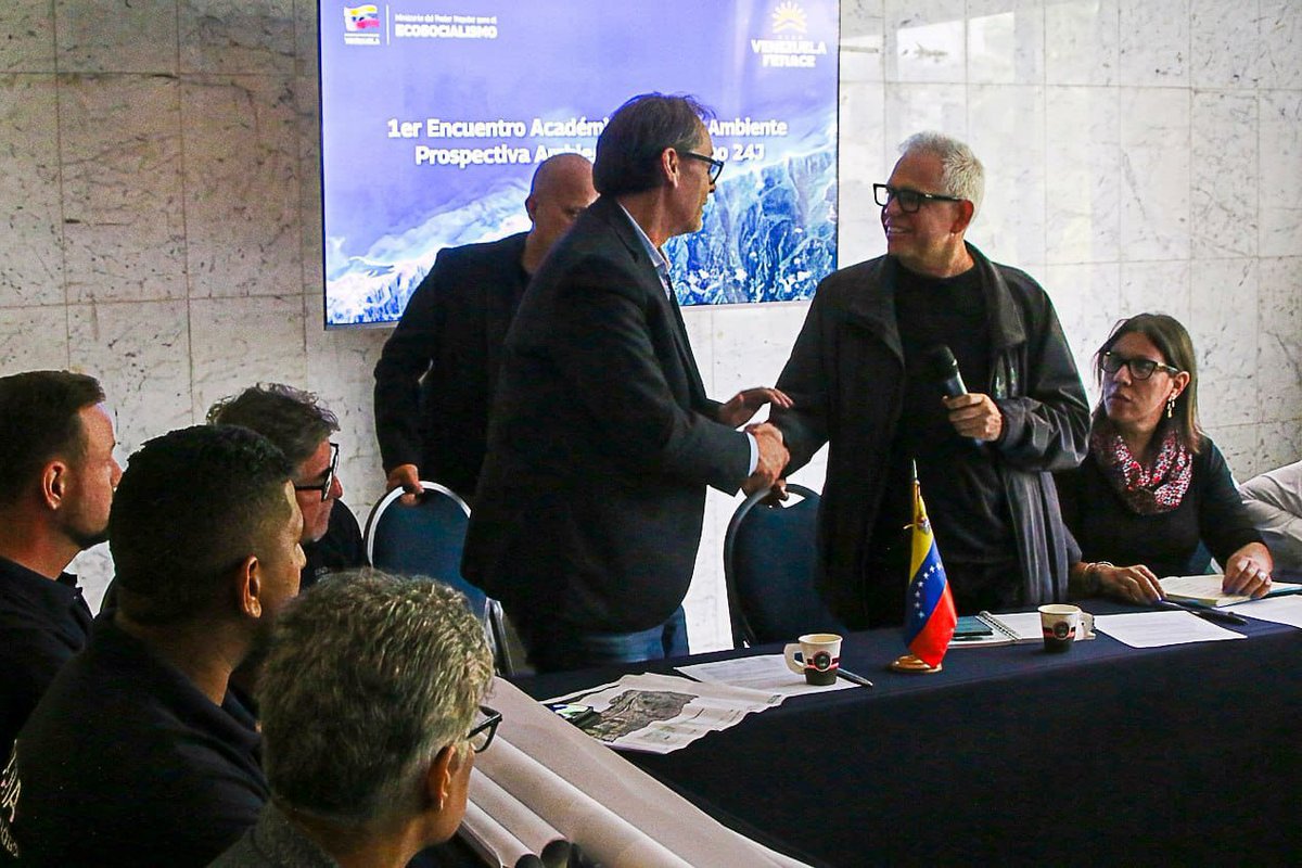 MinecOficial's tweet photo. Expertos y académicos se unen para diseñar estrategias ambientales ante los desafíos post-sismo

#15Jul 

https://t.co/668Tjuc9j1 https://t.co/RgiEUugApk
