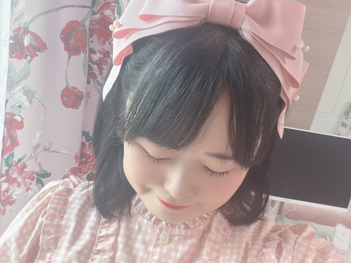 hotamelochan's tweet photo. 今日もおリボンつけていってきまーす🎀 https://t.co/Q0rbUnZcD7