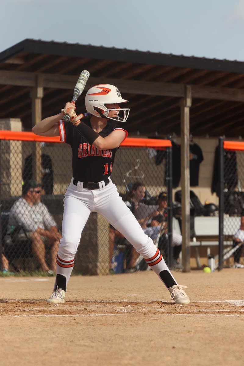 Grinnell_SBall's tweet photo. Congrats to @AlyssaFlander for being named Honorable Mention All WAMAC. Lou was only able to be a courtesy runner for the conference season but managed to steal 26 bases(2nd) &amp; score 28 runs(Tie 4th) and was a leader in the OF &amp; dugout. Great career Lou! @grinnell_sb 🐯🥎❤️ https://t.co/0aKEDCD6Ke