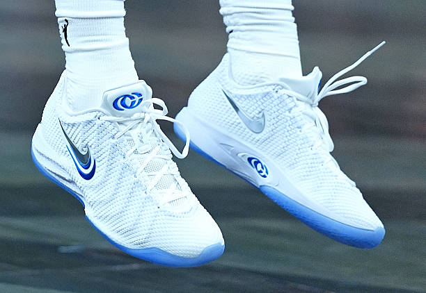 JustFreshKicks's tweet photo. Caitlin Clark debuts the Nike Caitlin 1 "White" ⚪️❄️ https://t.co/MA57exJpoq