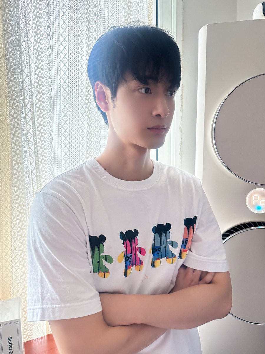 GHOST9OFFICIAL's tweet photo. [📸]

수업중입니다3 잘 보고 있나? 
15화도 잼있게 봐줘! ☺️

#GHOST9 #고스트나인
#LEEWOOJIN #이우진 
#수업중입니다3 #Loveclass3 https://t.co/pJUYBfPhrJ