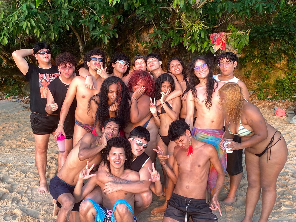 lipe_rev's tweet photo. Pesos em praia https://t.co/T4wM7h0rEE