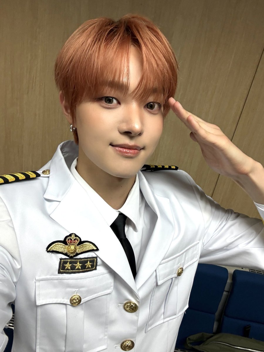 gigigigitaetae's tweet photo. 근데 나는 놀리는게 아니라 진짜 1,2 얼굴보다 3,4 얼굴이 훨씬 좋음 https://t.co/5M2Fp8TxmA