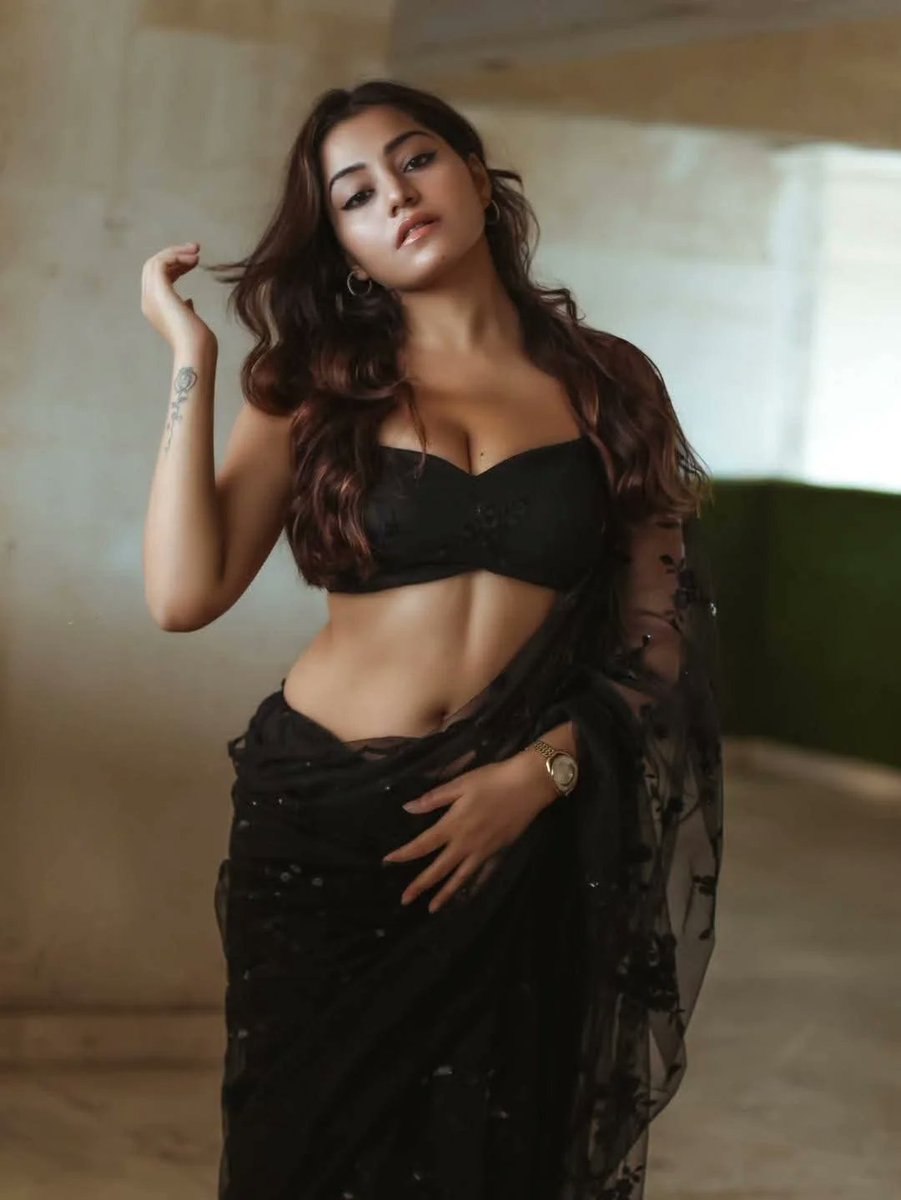 ActressDynamic's tweet photo. Simran Kaur 🖤✨️

#Simran #SimranKaur https://t.co/KVIFYGSGjz