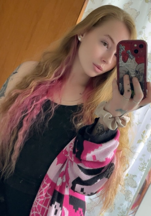 AngelOfFindom69 tweet picture