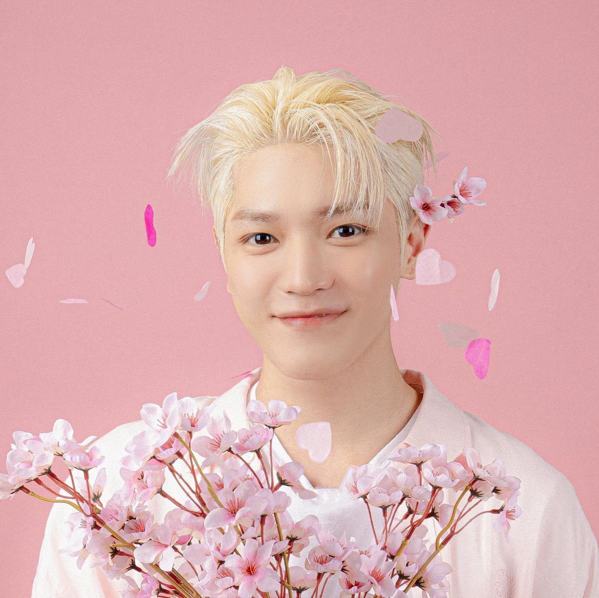 starrypinkrose's tweet photo. these are two of the cutest taeyong pictures in existence btw 🎀 https://t.co/CIyOgTnEaQ
