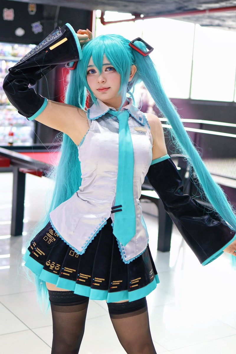 I will Miku Miku you! #hatsunemiku #mikucosplay