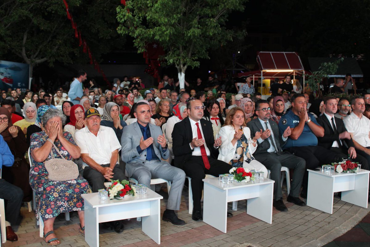 ergnkaymakamlik's tweet photo. 📌15 Temmuz Demokrasi ve Milli Birlik Günü 10. Yıl Anma Programı 

15 Temmuz Demokrasi ve Milli Birlik Günü münasebetiyle Ergene İlçemizde anma programı düzenlendi.
15 Temmuz gecesi millet iradesinin üstünde hiçbir güç tanımayan Türk Milleti, ++
@kadirdumankd https://t.co/Wl19sTWXmk