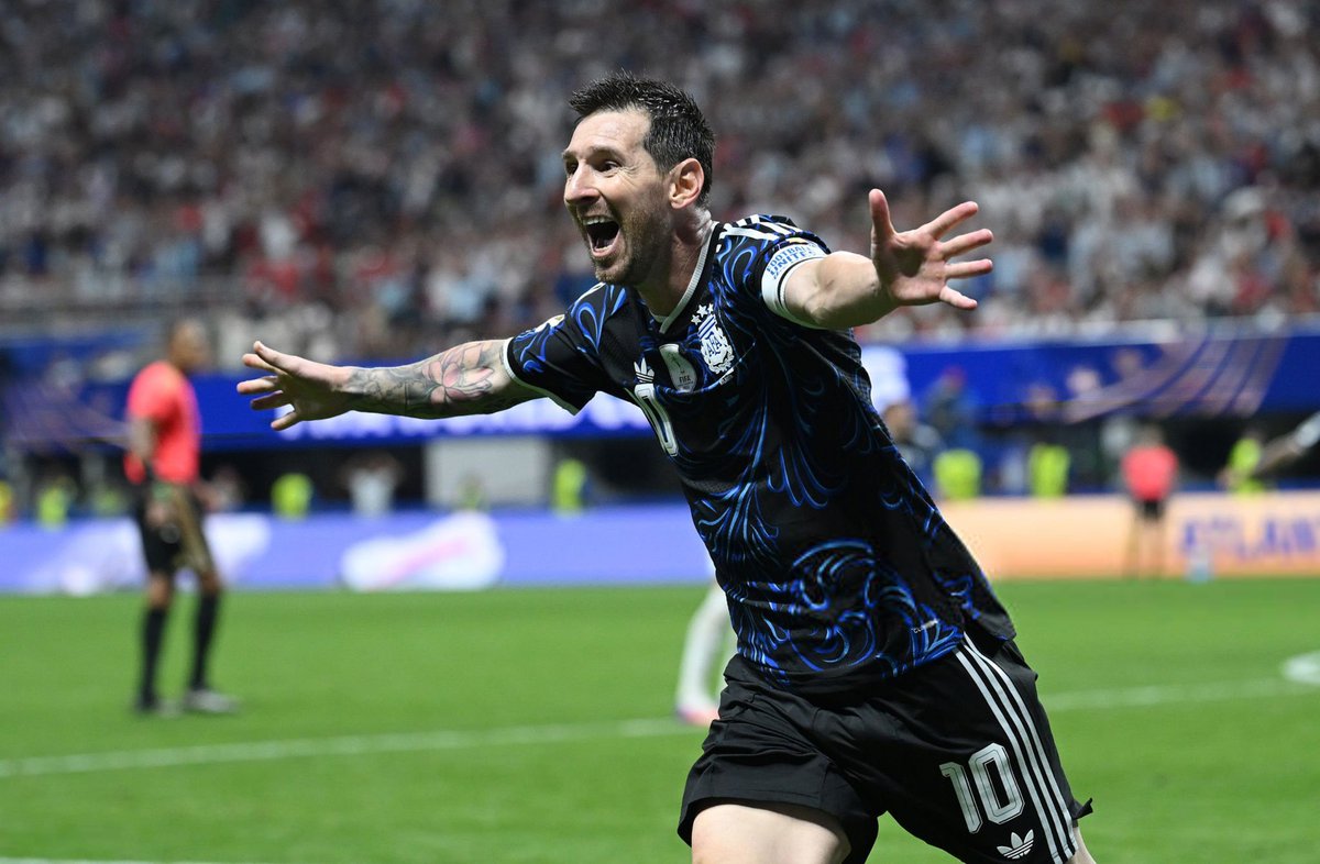 SiaranBolaLive's tweet photo. 21 GOL
12 ASSIST

GOL TERBANYAK
ASSIST TERBANYAK
PIALA DUNIA!!

MESSI MESSI MESSI!! LA PULGA https://t.co/6MsGbnaLNV