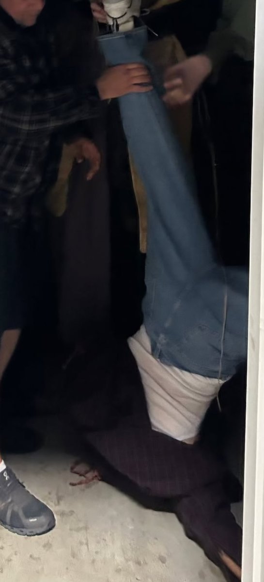 sonnyssplendor's tweet photo. IM DEAD WHAT ARE THEY DOING TO MY CLARK? 😭😭 #backrooms https://t.co/yKXwiNYJBI