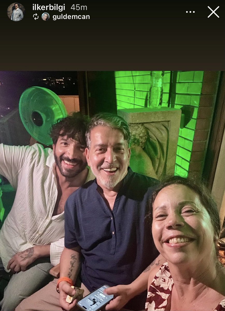 CanYamanNewsInt's tweet photo. ♦️On a holiday visit in Italy ❤️🤍💚 https://t.co/bTR2VkwQNE