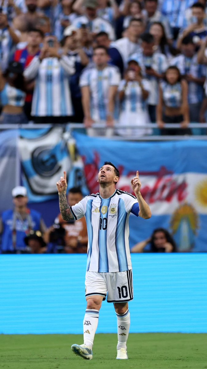 Lionel Messi Türkiye🇦🇷 #hedef2 tweet media