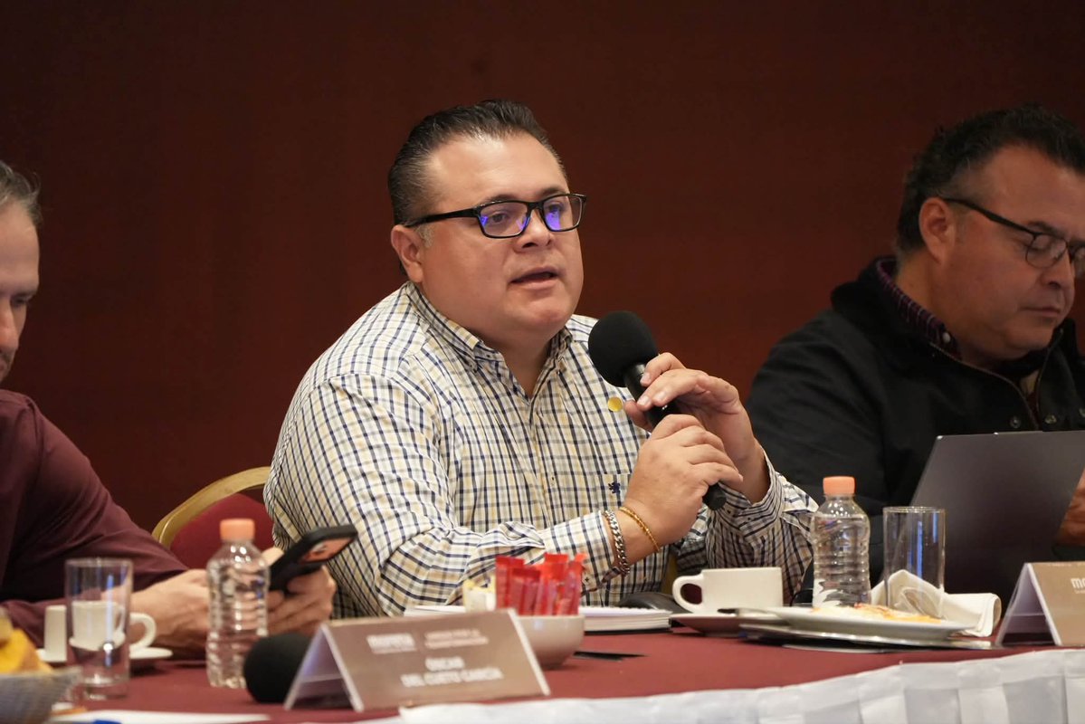ManuelZavalaCAM's tweet photo. Sostuvimos una reunión con las presidentas y los presidentes de los Comités Ejecutivos Estatales de Morena Sí para fortalecer la coordinación, dar seguimiento a las tareas de organización y seguir consolidando nuestro movimiento en todo el país. 🇲🇽
#UnidadYOrganización https://t.co/WhYse7XD3X