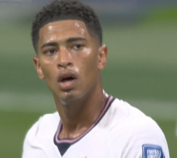 Cr7stianismo_'s tweet photo. La cara de Bellingham es exactamente la misma de Salah y Van Dijk. https://t.co/9S2MJLoSGk
