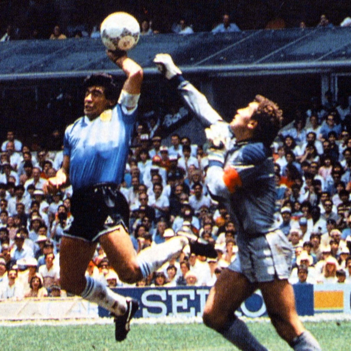 TrendEPL's tweet photo. • في مونديال 1986 فازت الأرجنتين على إنجلترا بعد هدف باليد من ماردونا. 

• مرت 40 عامًا، اراد الإنجليز الانتقام، تقدموا في النتيجة ثم انقلبت عليهم و غادروا كأس العالم مجددًا. ❌ https://t.co/wQxsQPQuLc