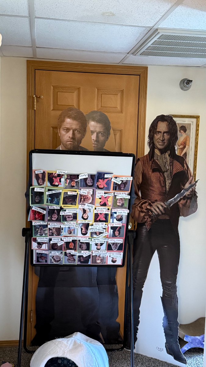 whippedjack's tweet photo. cleaning, setting random stuff in random places, jumpscared the hell out of myself https://t.co/UFB2qT8EVF