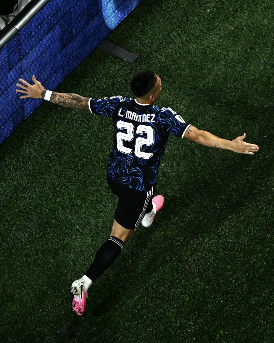 Inter's tweet photo. POR LA VICTORIA, POR LA FINAL ❤️‍🔥🇦🇷

@Argentina https://t.co/wk14QvHfUZ