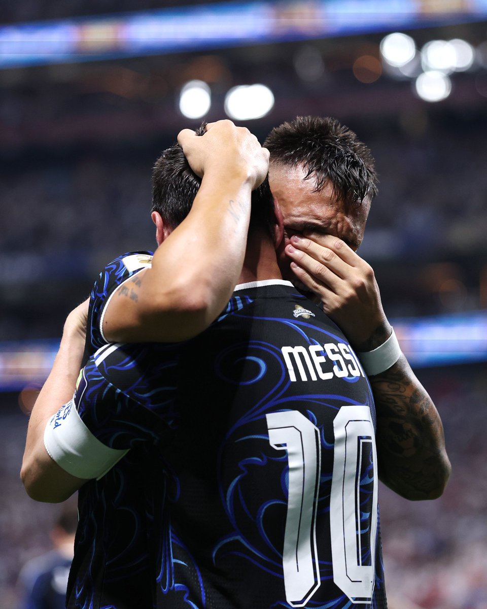 RacingManiacos's tweet photo. LA EMOCIÓN DE LAUTARO MARTÍNEZ 🥹🇦🇷 https://t.co/OPPtnX3gkM