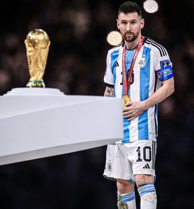 Tobs_fc's tweet photo. 🚨 STAT: Lionel Messi becomes the first Un-retired player to make it to three World Cup finals. 

THIS IS GREATNESS!!!! 🌟 https://t.co/IgtWh5iGC3
