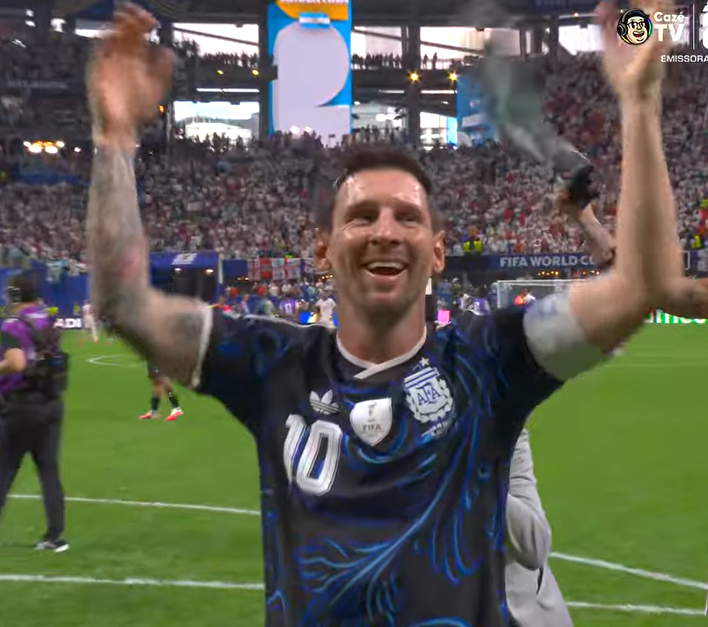 Chickenvllr's tweet photo. Eu te ODEIO, Lionel Messi!
Eu quero que você vá tomar no meio do seu cu. 

Desabafei fds
#INGxARG https://t.co/P4JImvRDNg