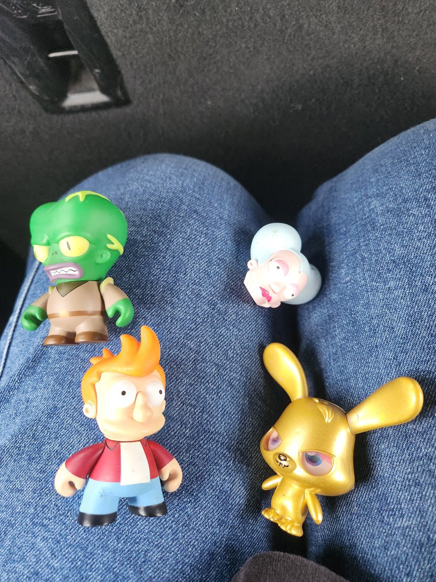 payloadprince's tweet photo. game store loot moms body hmu https://t.co/fEEmmXKowz