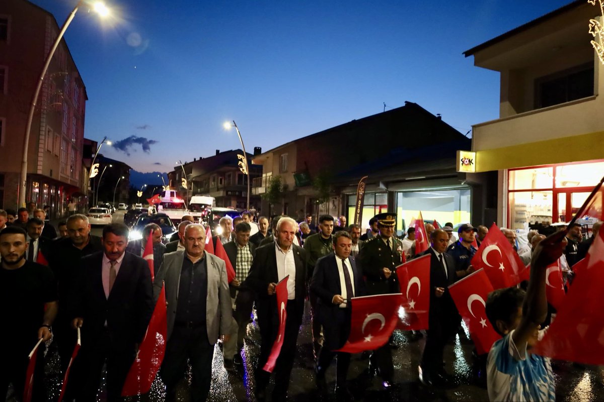 NevzatM4's tweet photo. Birlik ve beraberliğimizin simgesi olan 15 Temmuz'u unutmadık, unutturmayacağız. Aziz şehitlerimizi rahmetle, gazilerimizi saygı ve minnetle anıyoruz.🇹🇷 #15Temmuz #DemokrasiVeMilliBirlik https://t.co/60ak7HMVRT