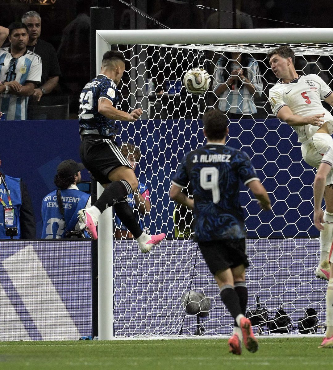 RacingManiacos's tweet photo. ¡EL MOMENTO EXACTO DEL GOL DE LAUTARO! 💙🇦🇷🏆 https://t.co/AFaS92E7Lz