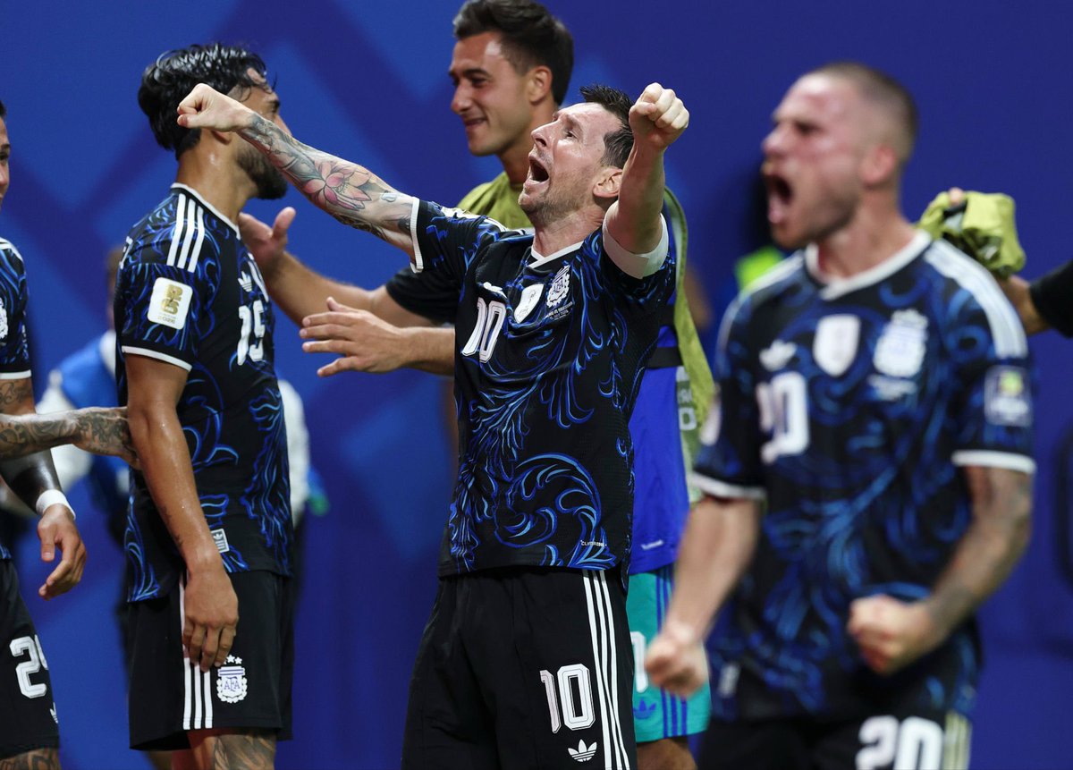 2has_'s tweet photo. Lionel Messi 🐐🐐🐐🐐🐐🐐
#FIFAWorldCup | #ENGARG https://t.co/OxAvxEg0Ho