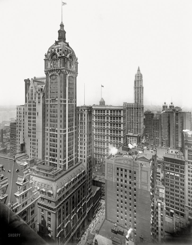 BuckRight's tweet photo. The tallest building in that photo is this one. 

The Singer Tower. 

Allegedly built between 1897 and 1908. 

674 feet high. 

Demolished in 1968. 

Phenomenal building built by the advanced civilization that preceded us. https://t.co/EQ8hjUjncO