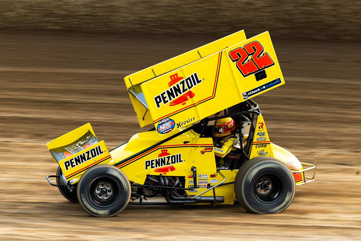 WorldofOutlaws's tweet photo. Just thinking about when 𝐊𝐢𝐧𝐠 𝐉𝐚𝐜 𝐗𝐕 brought the @Pennzoil #22 back to the #KingsRoyal🔥 https://t.co/1PKNaEu9tw