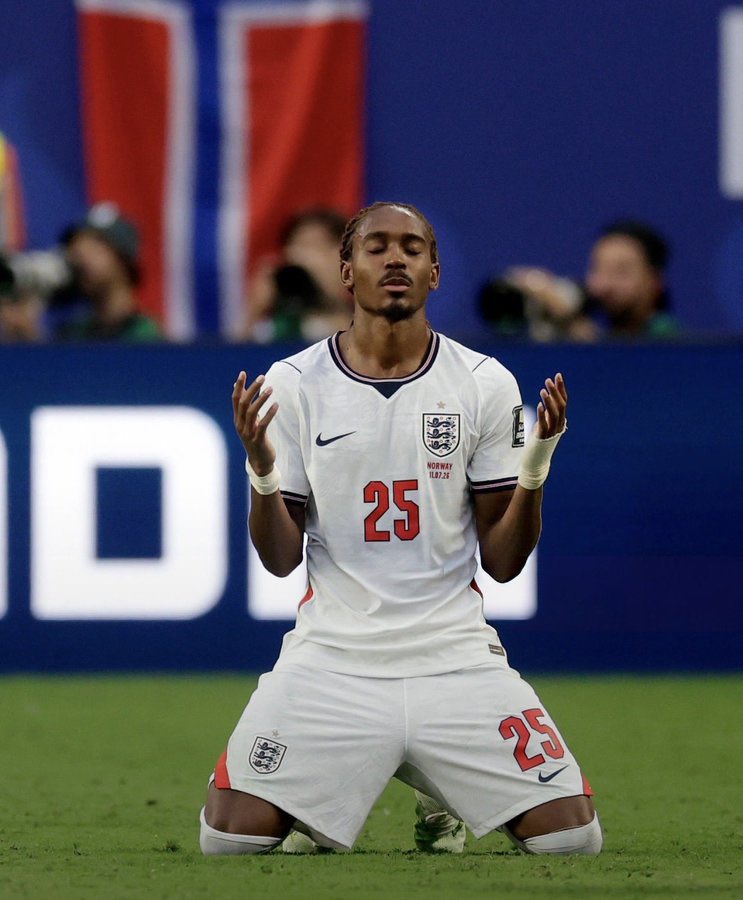 y3myem's tweet photo. Spence you’re a beast, Spurs is lucky to have you  #ENGARG https://t.co/fpCM2j746I