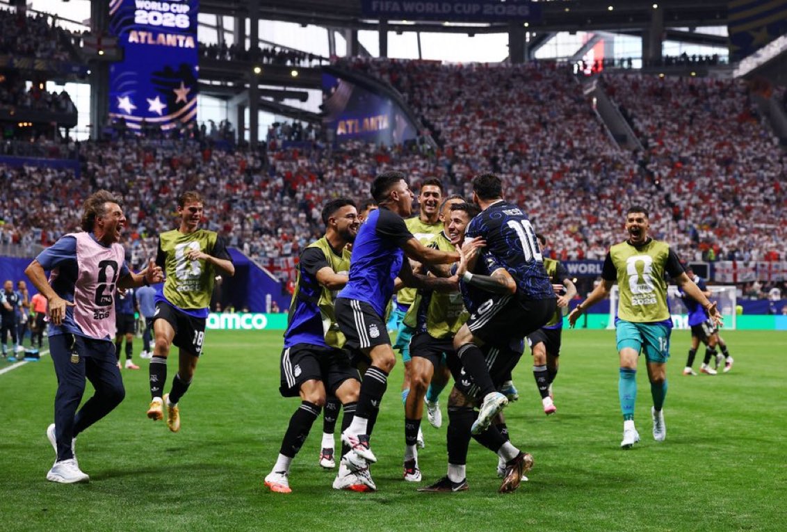 saedweb's tweet photo. إمّا تورّدها مواريد الأبطال
ولا إسترح خلّ المراجل لأهلها 🇦🇷
#الارجنتين_انجلترا
#Argentina https://t.co/WPy0RtmeLh